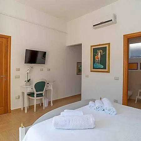 La Casa Del Pittore Bed & Breakfast Olbia