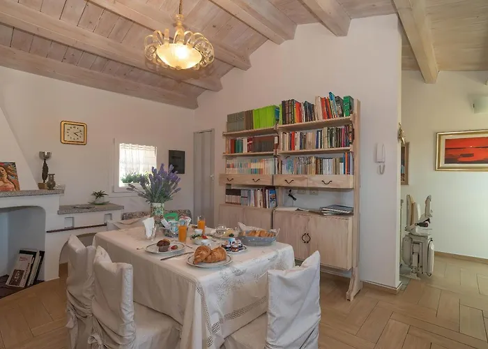 La Casa Del Pittore 4* Olbia